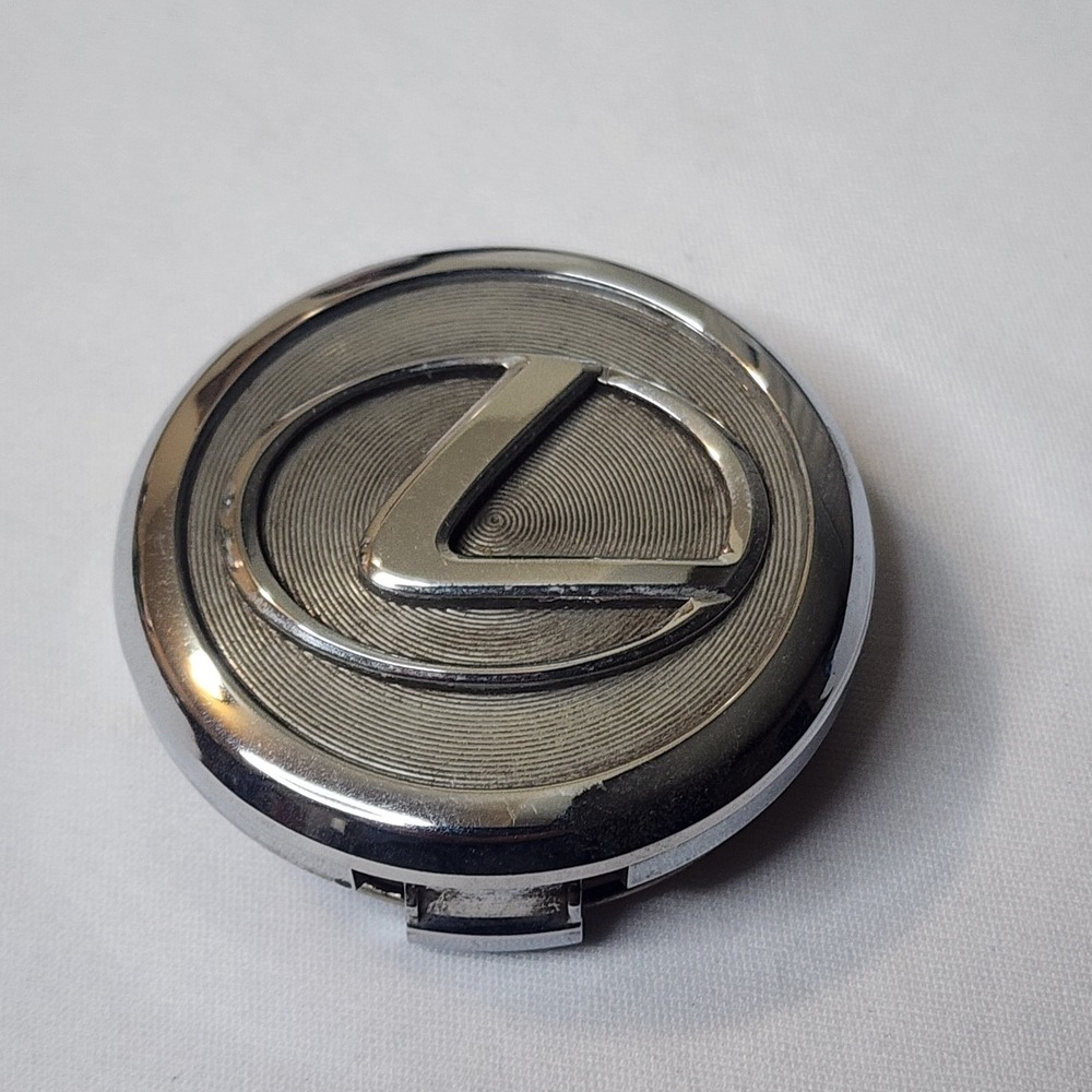 1997-09 Lexus ES300 GS300 IS300 RX330 RX400 Wheel Hubcap Center Hub Cap OE 8841